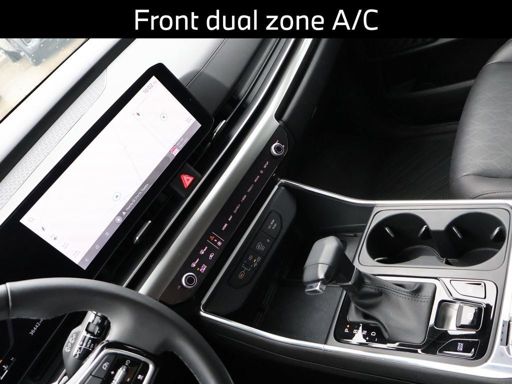 Used 2025 Kia Carnival SX FWD image 8