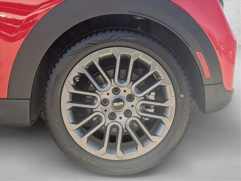 Certified 2025 MINI Cooper 2-Door Hardtop image 22