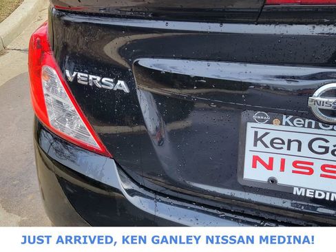 Used 2018 Nissan Versa SV w/ SV Special Edition Package image 15