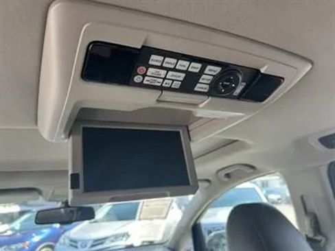 Used 2016 Honda Odyssey Touring Elite image 11