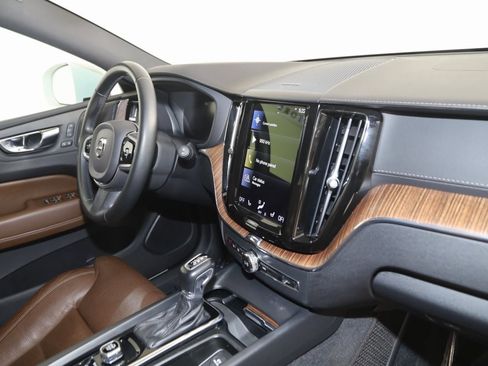 Used 2021 Volvo XC60 T5 Inscription w/ Protection Package Premier image 42