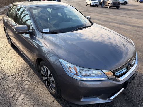 Used 2015 Honda Accord Touring image 1