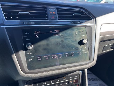 Used 2022 Volkswagen Tiguan SE image 12