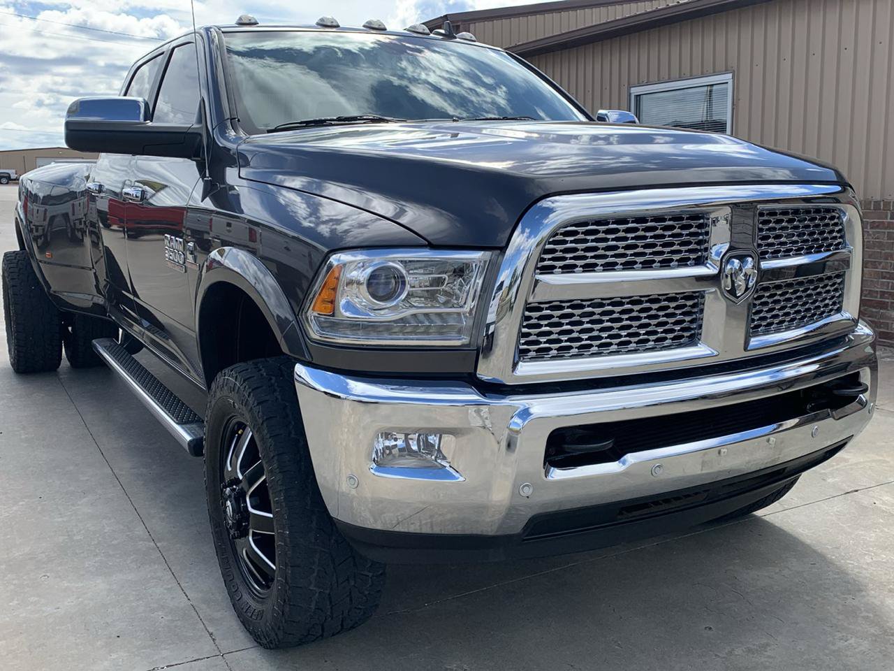 Used 2017 RAM 3500 Laramie AWD/4WD image 1