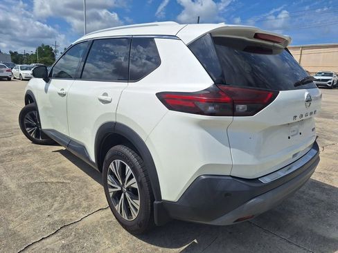 Used 2021 Nissan Rogue SV w/ Premium Package FWD image 4