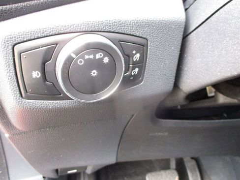 Used 2019 Ford EcoSport SE w/ SE Convenience Package image 18