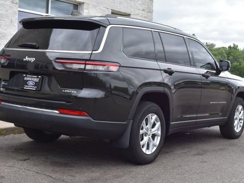 Used 2023 Jeep Grand Cherokee L Limited AWD/4WD image 16