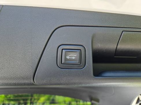 Used 2023 Buick Envision Essence FWD image 6