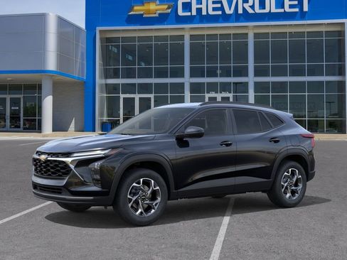 New 2026 Chevrolet Trax LT w/ Driver Confidence Package FWD image 3