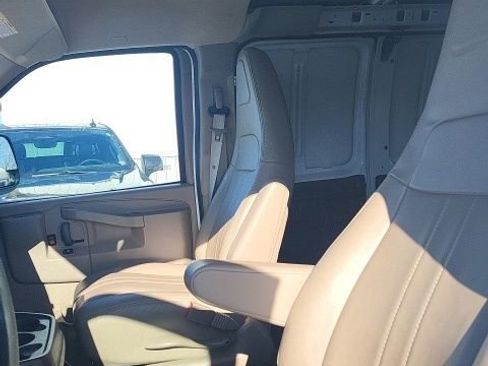 Used 2024 GMC Savana 2500 Extended w/ Driver Convenience Package RWD image 17