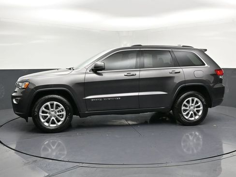 Used 2021 Jeep Grand Cherokee Laredo X image 2