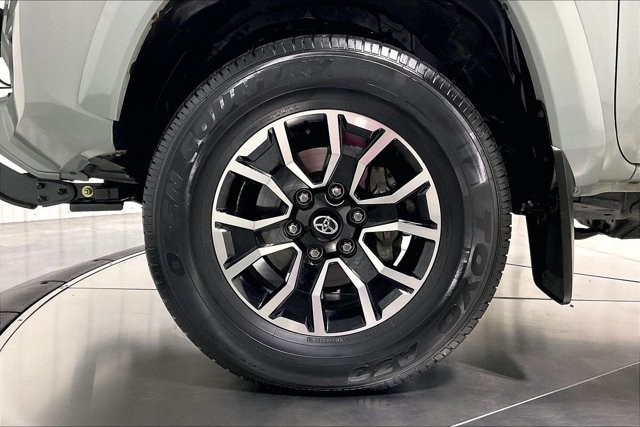 Certified 2023 Toyota Tacoma TRD Sport w/ Technology Package AWD/4WD image 10