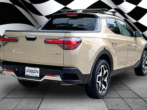 Used 2023 Hyundai Santa Cruz Limited AWD/4WD image 2
