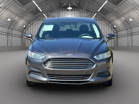 Used 2016 Ford Fusion SE FWD image 5