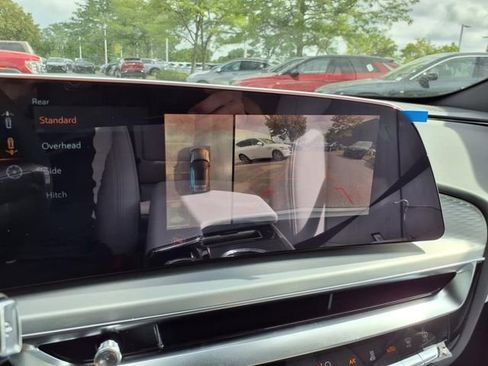 New 2025 Cadillac Lyriq Luxury image 31