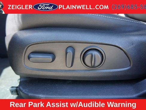 Used 2023 Chevrolet Blazer LT AWD/4WD image 19