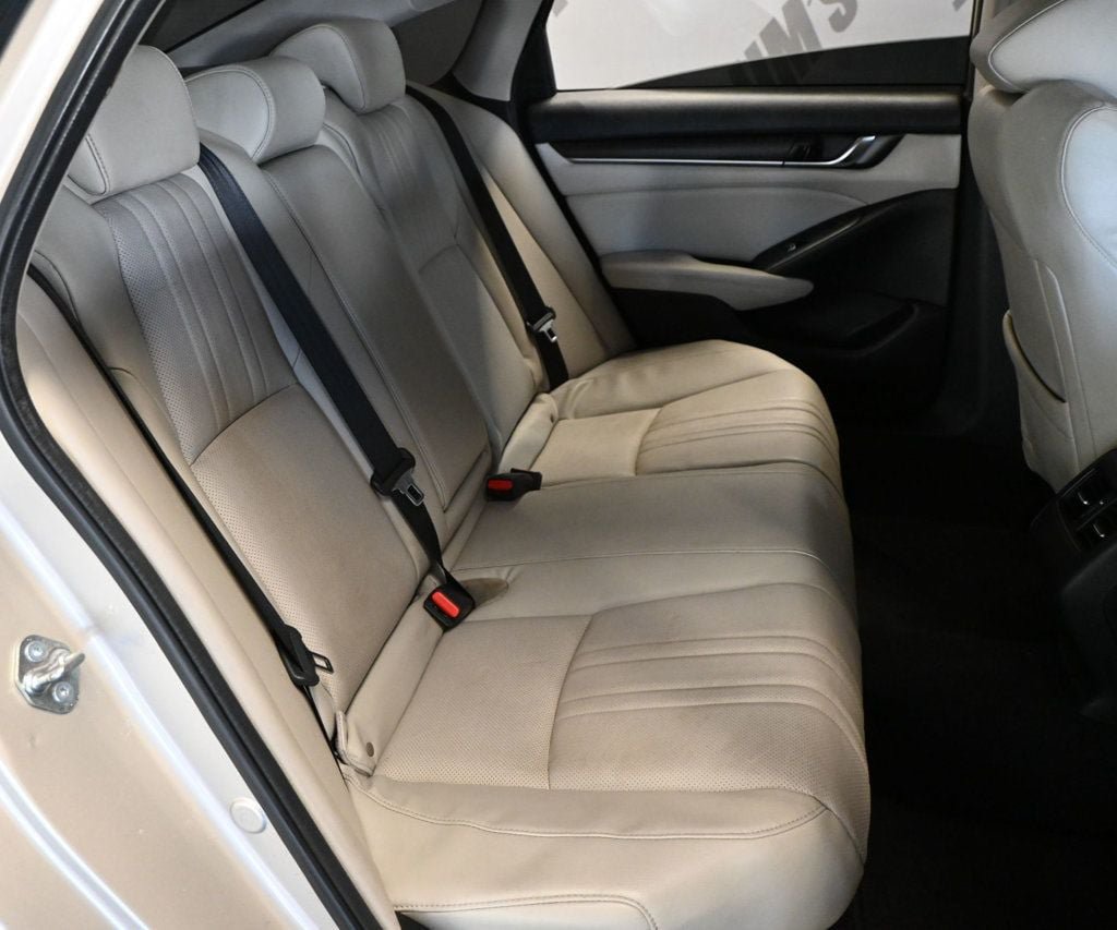 Used 2018 Honda Accord Touring image 18