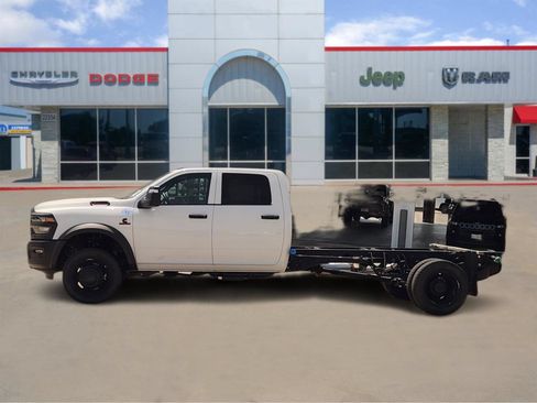 New 2026 RAM 5500 Tradesman AWD/4WD image 3
