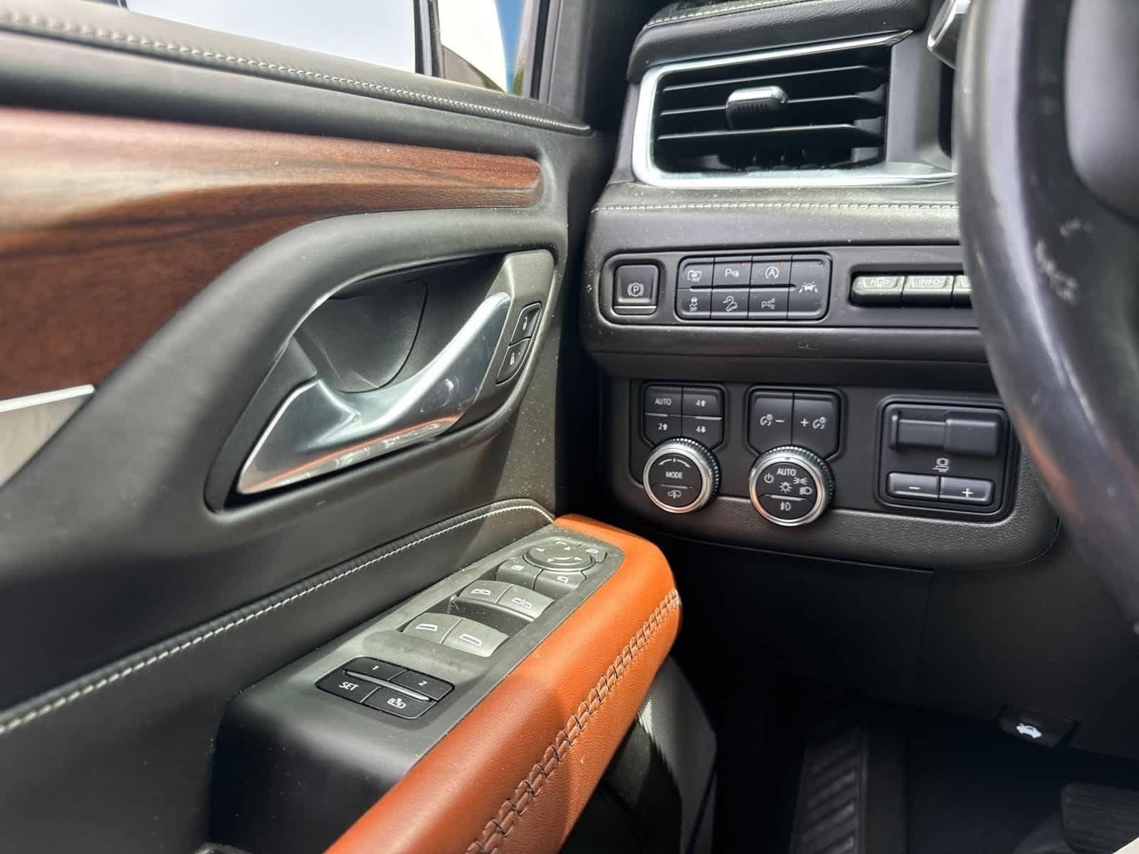 Used 2023 GMC Yukon XL Denali Ultimate AWD/4WD image 22