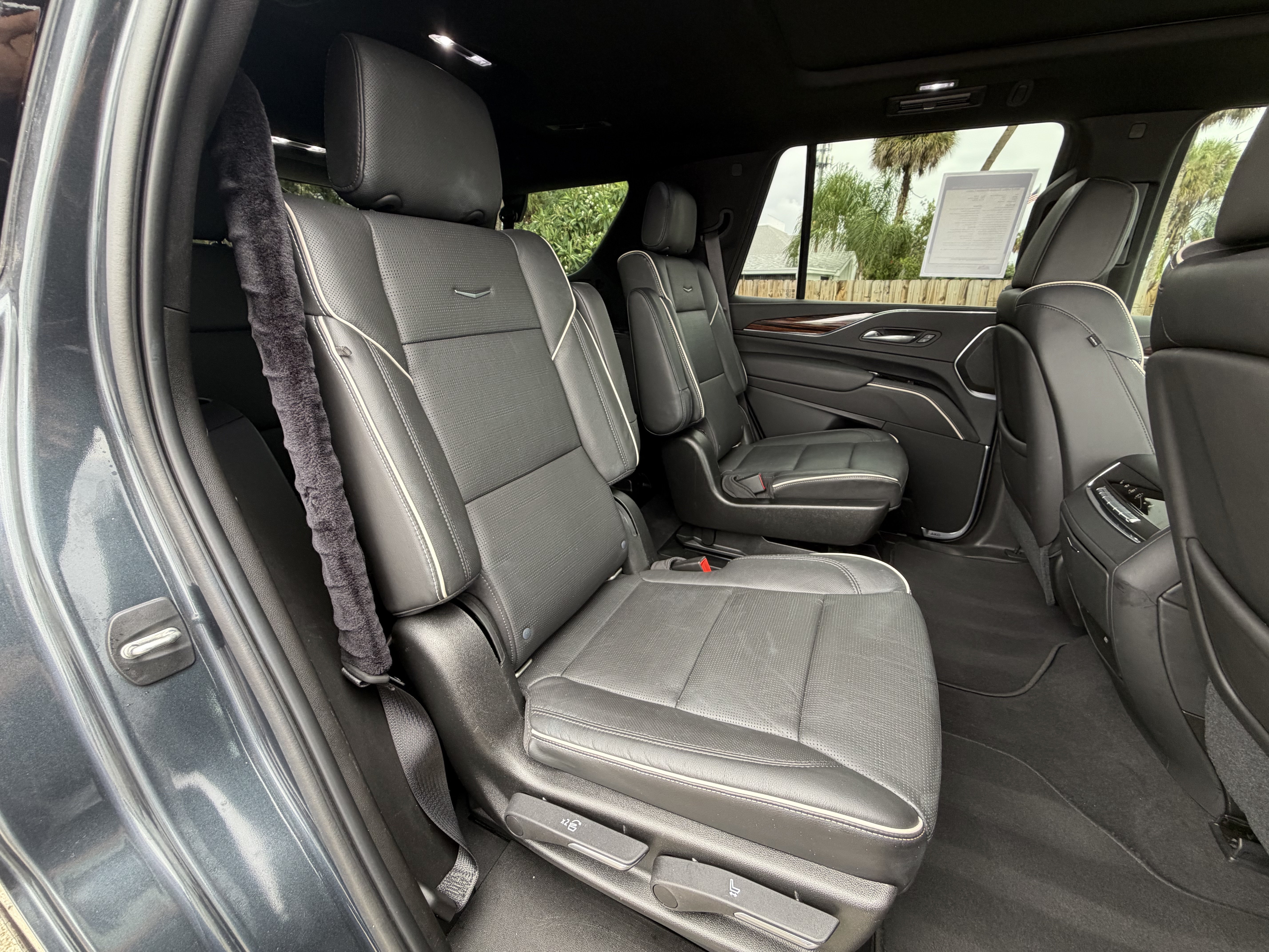 Used 2021 Cadillac Escalade Premium Luxury w/ Driver Assist Tech Package AWD/4WD image 19