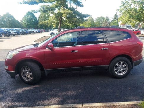 Used 2012 Chevrolet Traverse LT FWD image 5