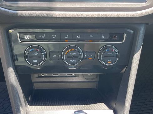 Used 2018 Volkswagen Tiguan SEL Premium FWD image 38