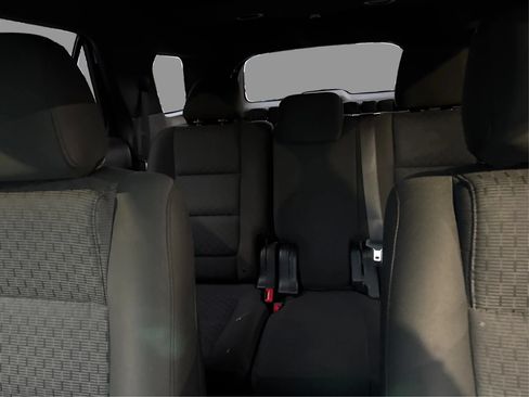 Used 2015 Ford Explorer XLT w/ Equipment Group 201A FWD image 17