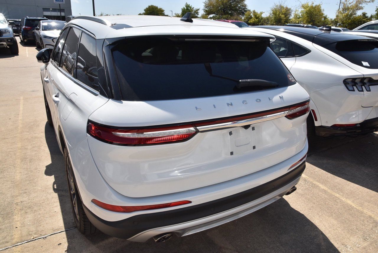 Used 2022 Lincoln Corsair FWD w/ Equipment Group 101A image 8
