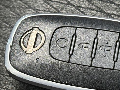Used 2025 Nissan Rogue SV AWD/4WD image 27