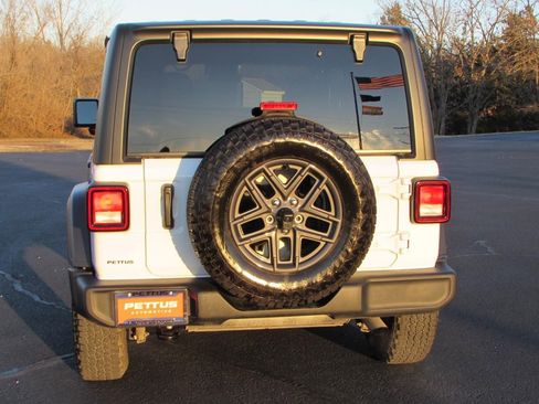 Used 2025 Jeep Wrangler Sport image 6