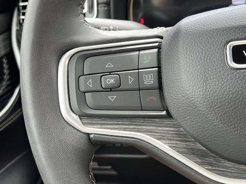 Certified 2024 Jeep Wagoneer L Series II w/ Flexible Seating Group AWD/4WD image 32