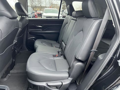 Used 2025 Toyota Grand Highlander Hybrid Nightshade Edition image 11