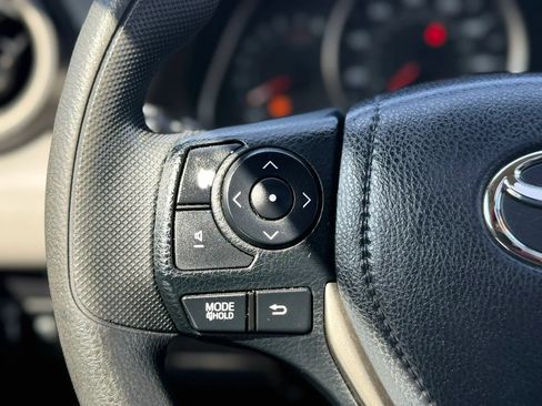 Used 2013 Toyota RAV4 XLE FWD image 20