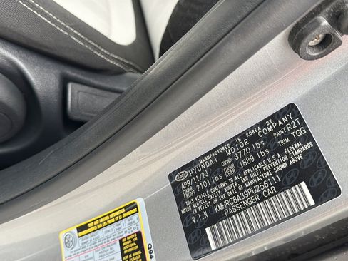 Certified 2023 Hyundai Venue SEL FWD image 29