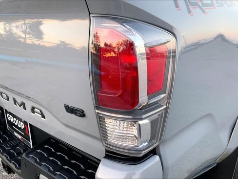 Used 2020 Toyota Tacoma TRD Sport w/ Technology Package image 29