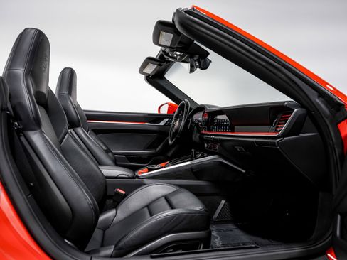 Used 2022 Porsche 911 Carrera image 35