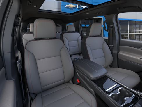New 2026 Chevrolet Traverse LT FWD image 25