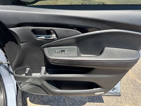 Used 2023 Honda Ridgeline Black Edition image 34