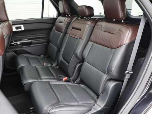 Used 2021 Ford Explorer Platinum w/ Equipment Group 601A image 14