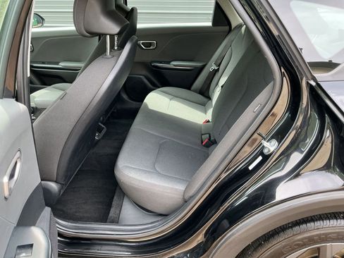 Used 2025 Kia K4 FWD image 22