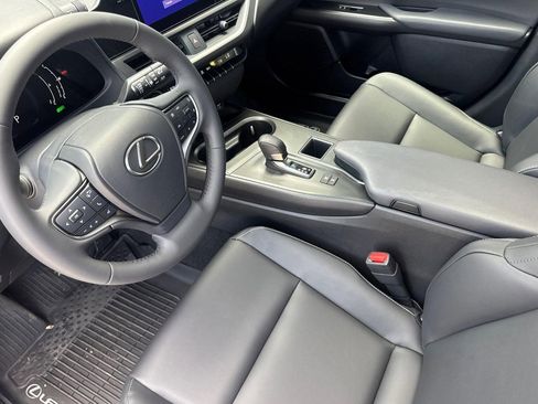 New 2026 Lexus UX 300h FWD image 4