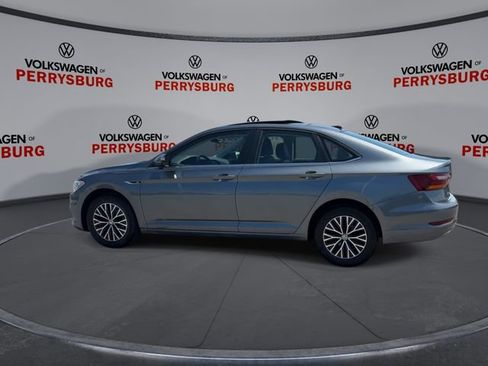 Used 2019 Volkswagen Jetta SEL w/ Cold Weather Package FWD image 5