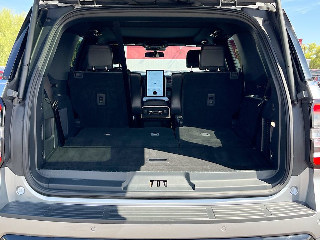 Used 2024 Ford Expedition Limited RWD image 28