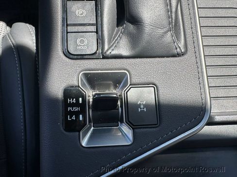 Used 2024 Lexus GX 550 w/ Accessory Package (Z1) AWD/4WD image 24