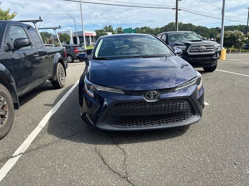 Used 2020 Toyota Corolla LE FWD image 5