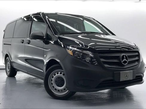 Used 2019 Mercedes-Benz Metris Passenger image 32