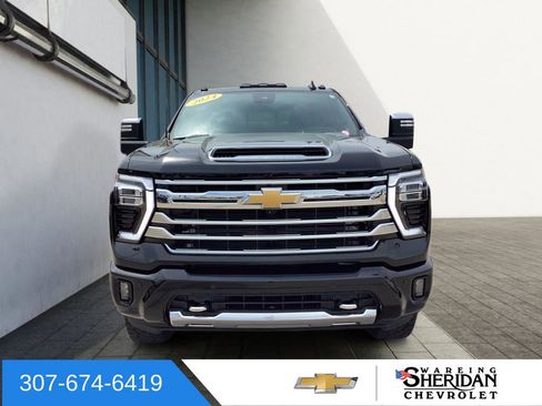 Used 2024 Chevrolet Silverado 2500 High Country w/ Technology Package AWD/4WD image 2