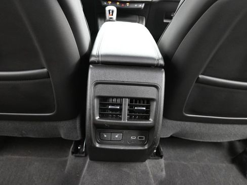 Used 2019 Cadillac XT4 Premium Luxury AWD/4WD image 17