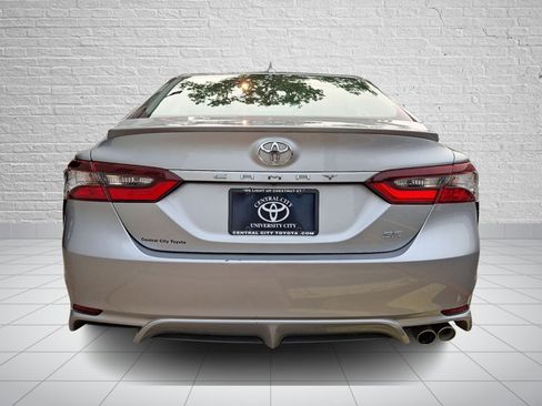 Used 2024 Toyota Camry SE FWD image 5