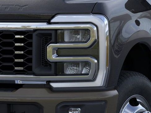 New 2026 Ford F350 4x4 Crew Cab DRW Super Duty image 18